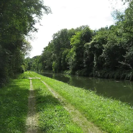 Peaceful Nearby Paris Appartement *