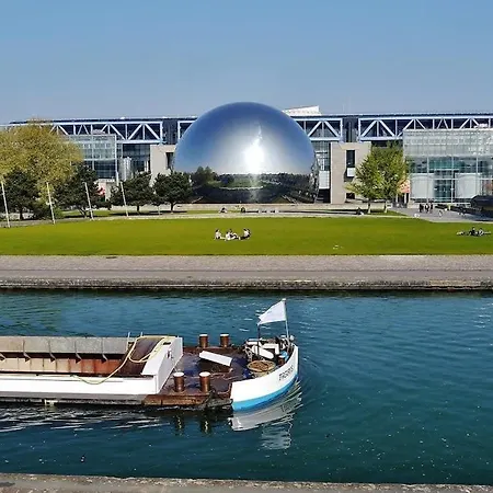 Peaceful Nearby Paris アパート