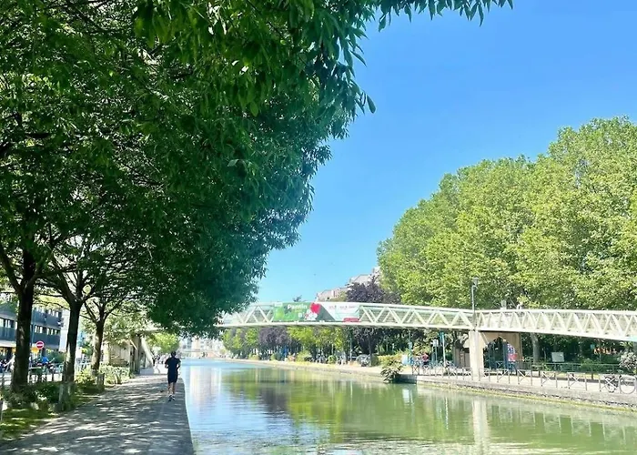 Peaceful Nearby Paris דירה פנטן